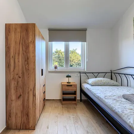 Fameja By Interhome Apartmán Ližnjan