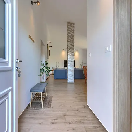 Fameja By Interhome Ližnjan